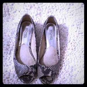 Michael kors snake skin peep toes flats
